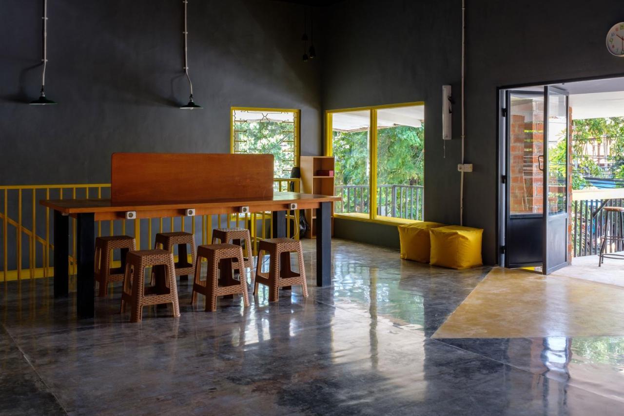 Kumpul Hostel Kuta Legian Buitenkant foto