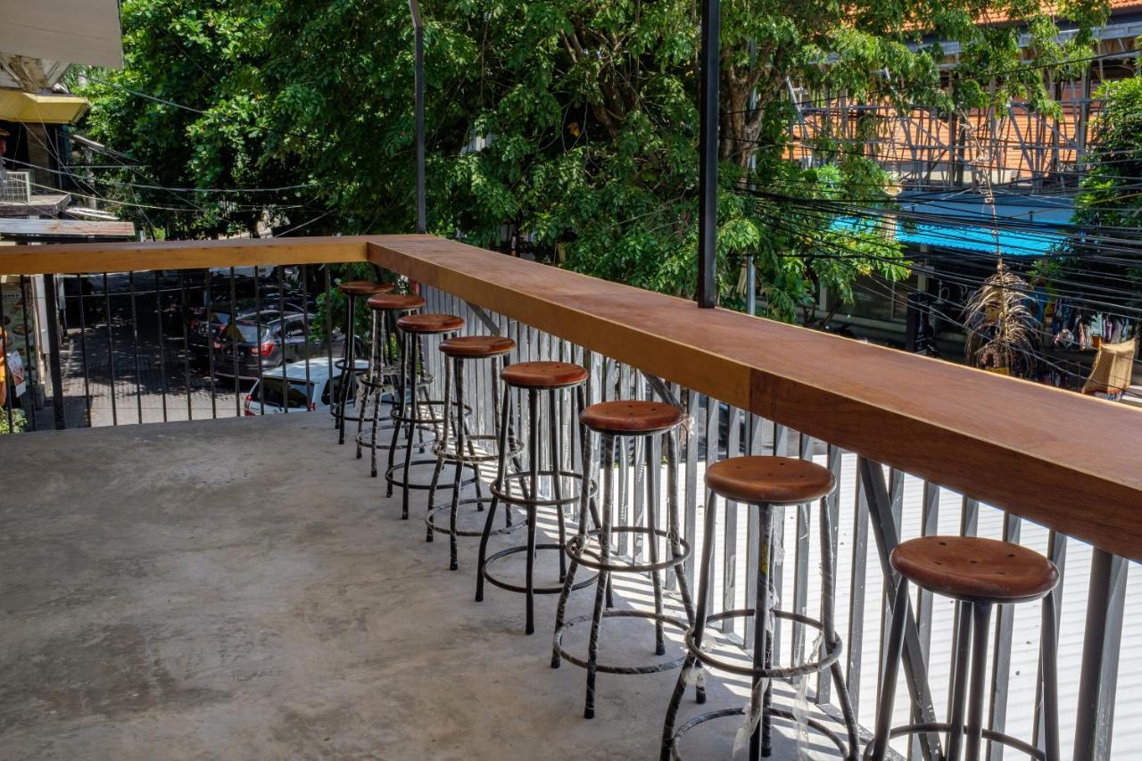 Kumpul Hostel Kuta Legian Buitenkant foto